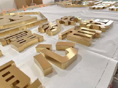 桂平拉丝不锈钢字的特点。