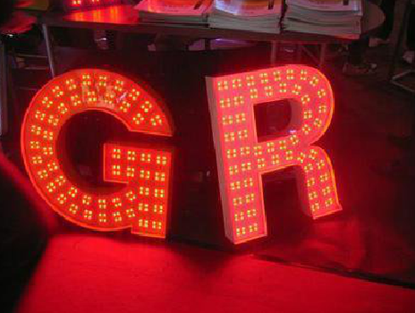 桂平LED发光字常见的安装误区。